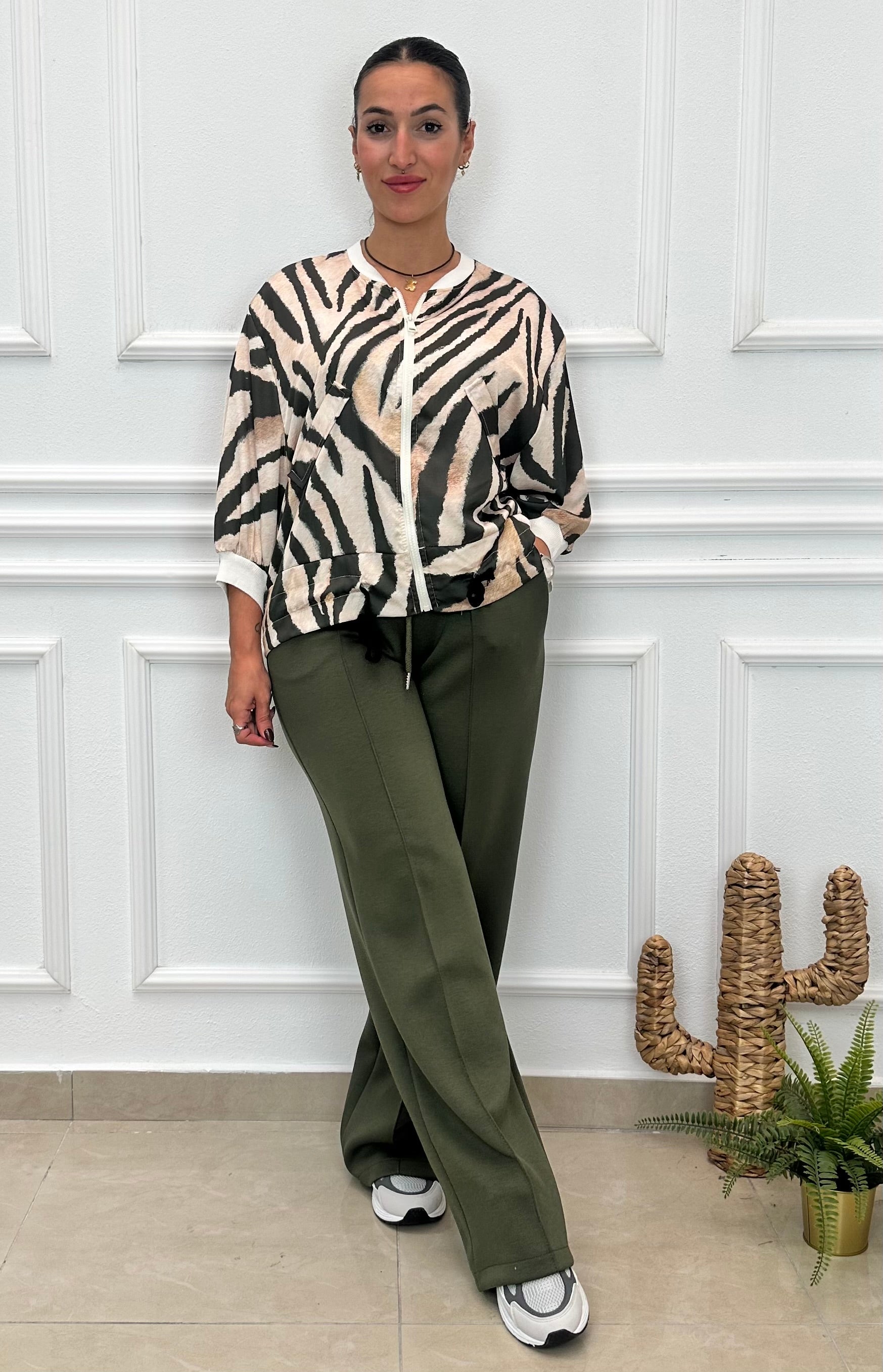 BOMBER SATINADA ESTAMPADA